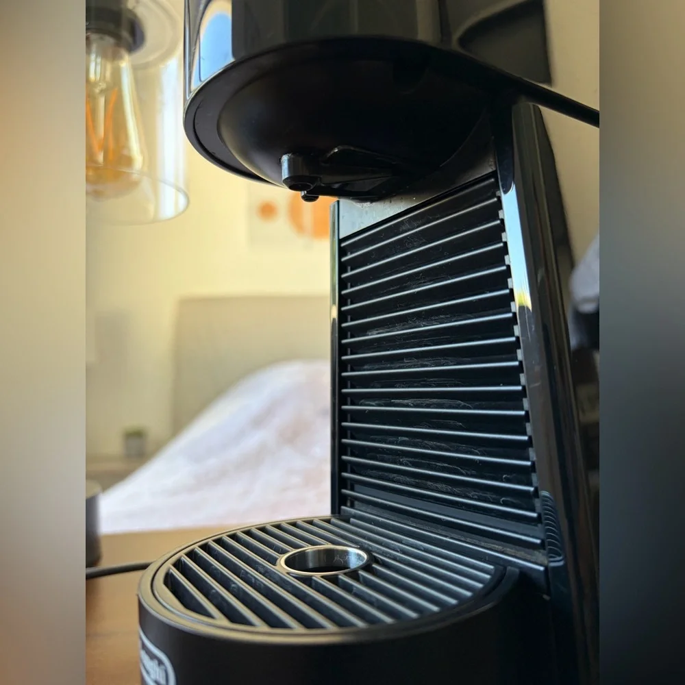 Nespresso Delonghi Glossy Black Espresso Maker - Picture 6 of 6
